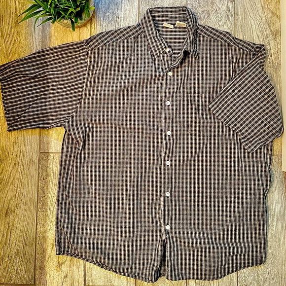 Anchor Blue Men’s Short Sleeve Black, White, & Yellow Plaid Button Up Shirt - Picture 3 of 6